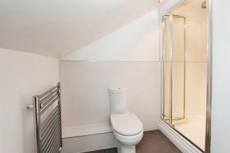 2 bedroom Flat to let in Clarkes Lane, Beeston, NG9