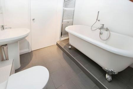 2 bedroom Flat to let in Clarkes Lane, Beeston, NG9