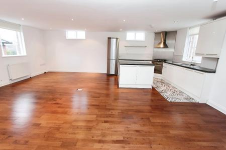 2 bedroom Flat to let in Clarkes Lane, Beeston, NG9