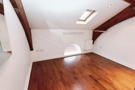 2 bedroom Flat to let in Clarkes Lane, Beeston, NG9