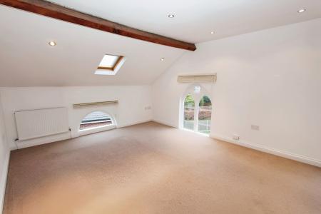 2 bedroom Flat to let in Clarkes Lane, Beeston, NG9