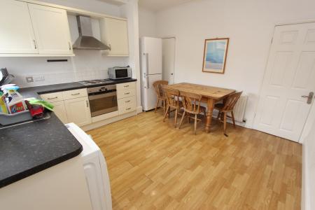 3 bedroom Terraced House to let in Chestnut Avenue, Beeston, NG9
