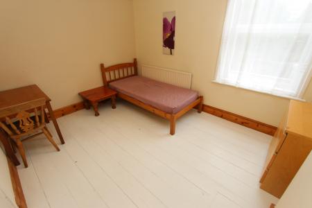 3 bedroom Terraced House to let in Chestnut Avenue, Beeston, NG9