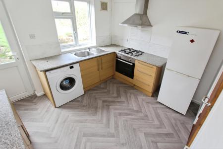 3 bedroom Semi-detached house to let in Hetley Road, Beeston, NG9