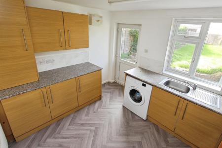 3 bedroom Semi-detached house to let in Hetley Road, Beeston, NG9
