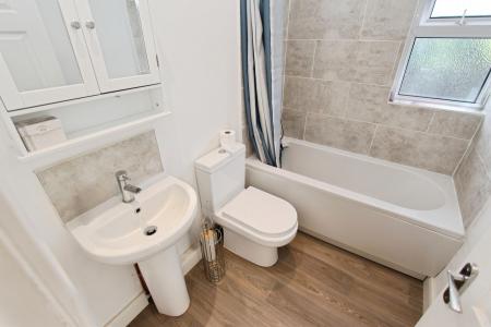 3 bedroom Semi-detached house to let in Lock Lane, Sandiacre, NG10