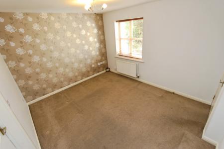 3 bedroom Semi-detached house to let in Swiney Way, Chilwell, NG9