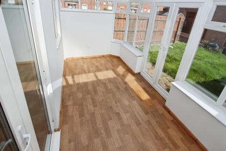 3 bedroom Semi-detached house to let in Swiney Way, Chilwell, NG9