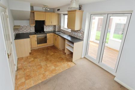 3 bedroom Semi-detached house to let in Swiney Way, Chilwell, NG9