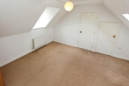 3 bedroom Semi-detached house to let in Swiney Way, Chilwell, NG9