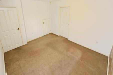 3 bedroom Semi-detached house to let in Swiney Way, Chilwell, NG9