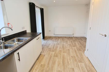 3 bedroom Semi-detached house to let in Pathfinder Way, Castle Donington, DE74