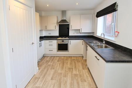 3 bedroom Semi-detached house to let in Pathfinder Way, Castle Donington, DE74