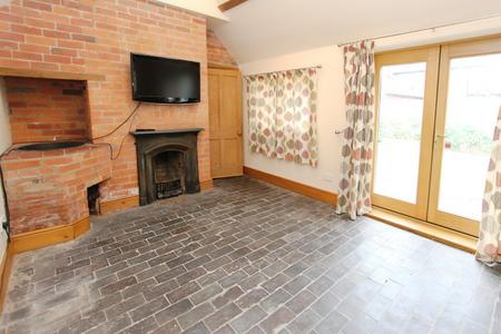 3 bedroom End of terrace house to let in Main Street, Lockington, DE74