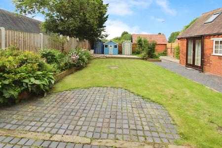 3 bedroom End of terrace house to let in Main Street, Lockington, DE74
