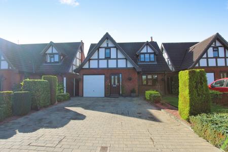 4 bedroom Detached house for sale in St James Court, Sandiacre, NG10