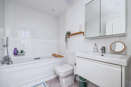 4 bedroom Town house for sale in Cartwright Way, Beeston, NG9
