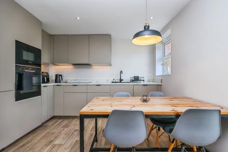 4 bedroom Town house for sale in Cartwright Way, Beeston, NG9