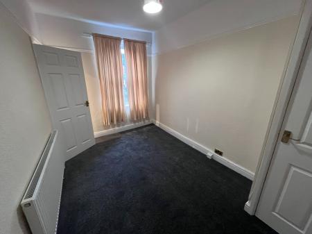 2 bedroom Flat to let in Highbury Road, Bulwell, Nottingham, NG6