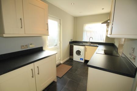 3 bedroom Semi-detached house to let in Hawthorne Avenue, Hucknall, NG15
