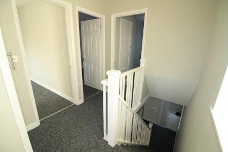 3 bedroom Semi-detached house to let in Hawthorne Avenue, Hucknall, NG15