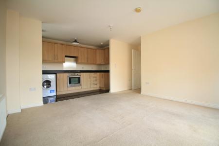 2 bedroom Flat to let in High Main Drive, Bestwood Village, Nottingham, NG6