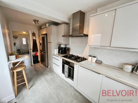 3 bedroom Semi-detached house to let in Greenwich Avenue, Cinderhill, NG6