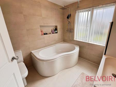 3 bedroom Semi-detached house to let in Greenwich Avenue, Cinderhill, NG6