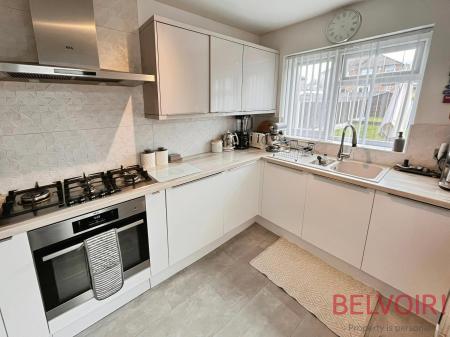 3 bedroom Semi-detached house to let in Greenwich Avenue, Cinderhill, NG6