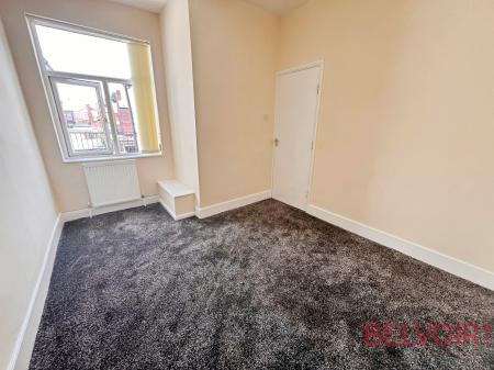 2 bedroom Flat to let in Commercial Road, Bulwell, Nottingham, NG6