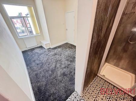 2 bedroom Flat to let in Commercial Road, Bulwell, Nottingham, NG6