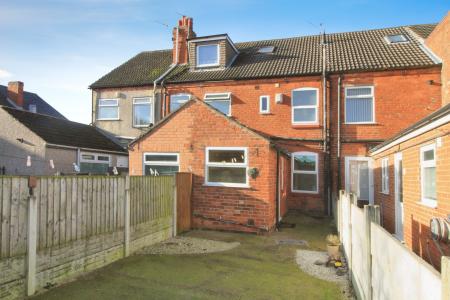 3 bedroom Terraced House to let in Montague Road, Hucknall, NG15