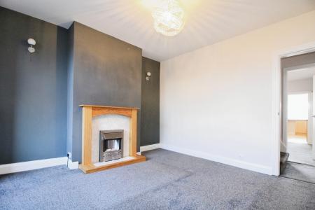 3 bedroom Terraced House to let in Montague Road, Hucknall, NG15