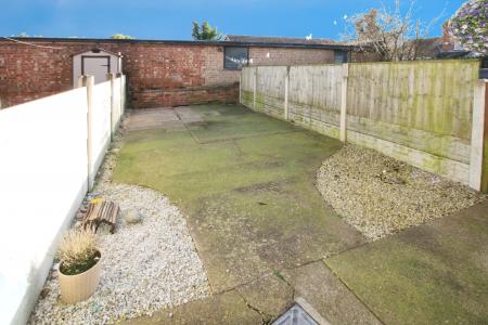 3 bedroom Terraced House to let in Montague Road, Hucknall, NG15