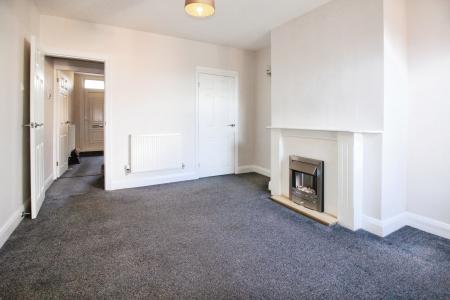 3 bedroom Terraced House to let in Montague Road, Hucknall, NG15