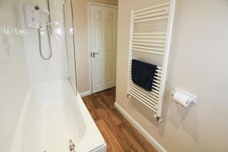 3 bedroom Terraced House to let in Montague Road, Hucknall, NG15