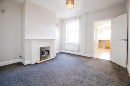 3 bedroom Terraced House to let in Montague Road, Hucknall, NG15