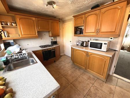 3 bedroom Semi-detached house to let in Neston Drive, Cinderhill, Nottingham, NG6