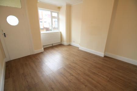 3 bedroom Terraced House to let in Broomhill Road, Nottingham, NG6