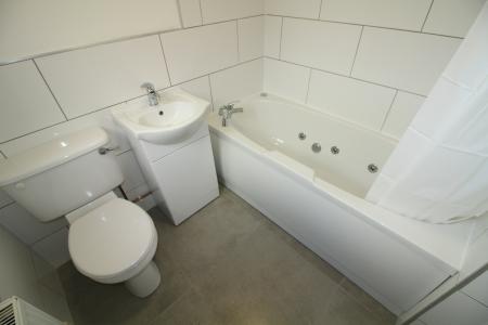 3 bedroom Terraced House to let in Broomhill Road, Nottingham, NG6