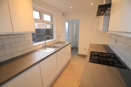 3 bedroom Terraced House to let in Broomhill Road, Nottingham, NG6