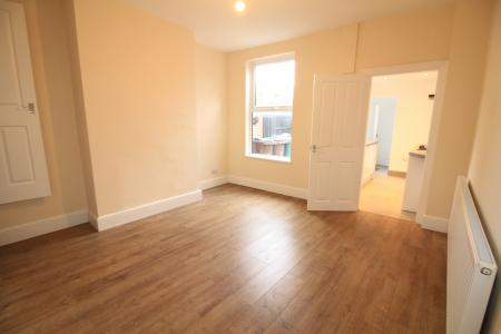 3 bedroom Terraced House to let in Broomhill Road, Nottingham, NG6