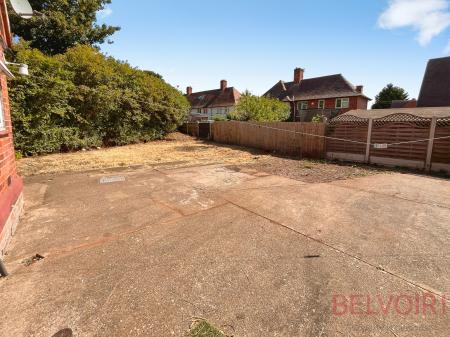 3 bedroom Semi-detached house to let in Minver Crescent, Aspley, Nottingham, NG8