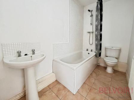 2 bedroom Flat to let in Highmain Drive, Bestwood Village, Nottingham, NG6