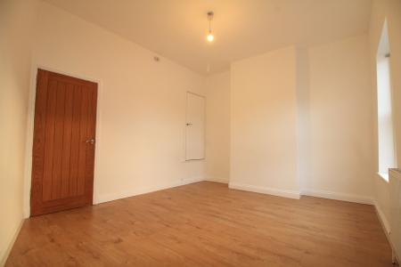 2 bedroom Terraced House to let in Beck Street, Carlton, NG4