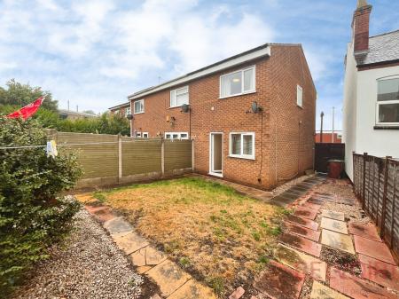 2 bedroom Semi-detached house to let in Suez Street, Basford, Nottingham, NG7