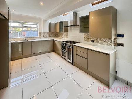 Newlyn Drive, Wollaton, Nottingham, NG8