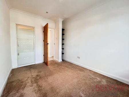 4 bedroom Detached house to let in Newlyn Drive, Wollaton, Nottingham, NG8