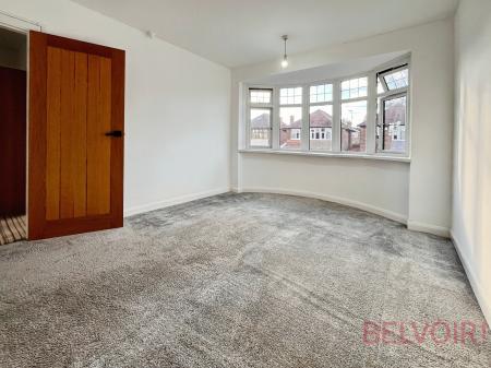 4 bedroom Detached house to let in Newlyn Drive, Wollaton, Nottingham, NG8