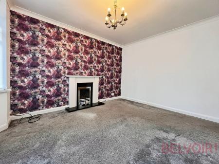 4 bedroom Detached house to let in Newlyn Drive, Wollaton, Nottingham, NG8